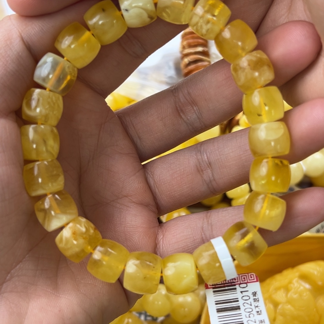 琥珀珠宝奇石未镶嵌