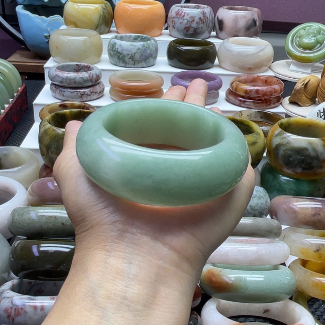 石英质玉手镯未镶嵌?****?