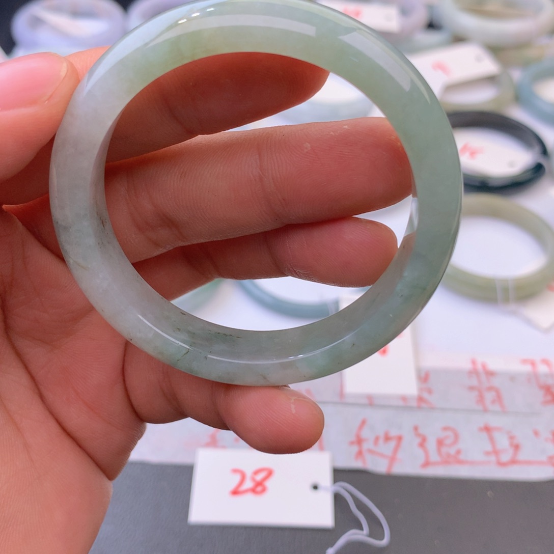 翡翠手镯未镶嵌126888888888899