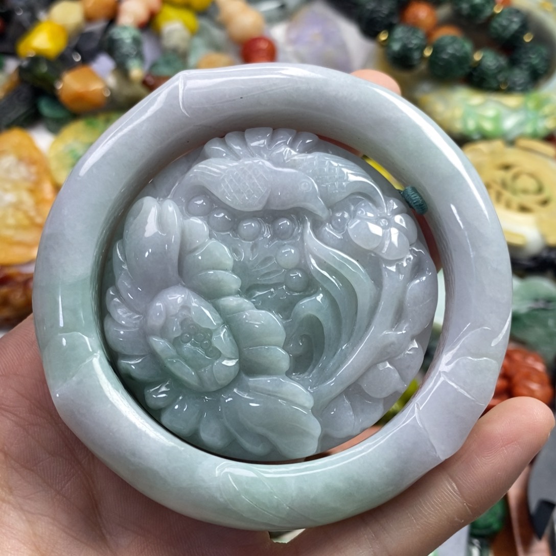 翡翠未镶嵌颈饰沉*