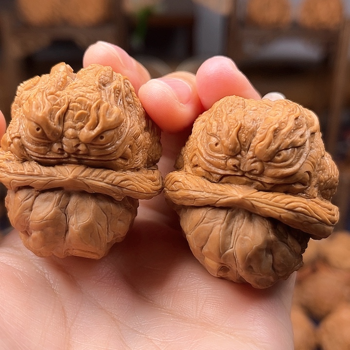 核桃把件龙蟾一对