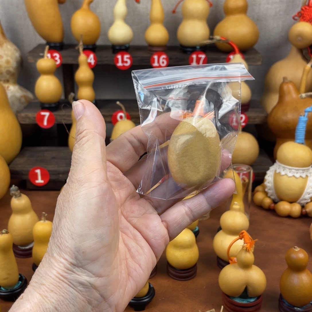 R***x葫芦哈哈哈哈哈哈哈哈