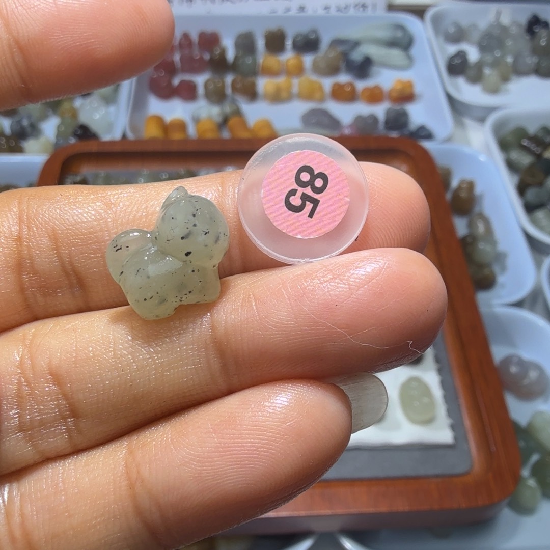 和田玉未镶嵌珠宝奇石