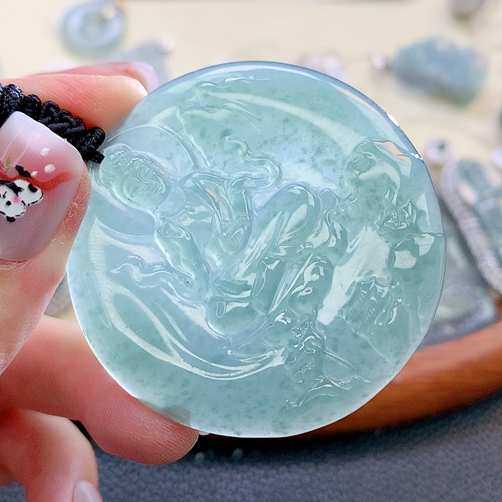 翡翠颈饰未镶嵌翡翠