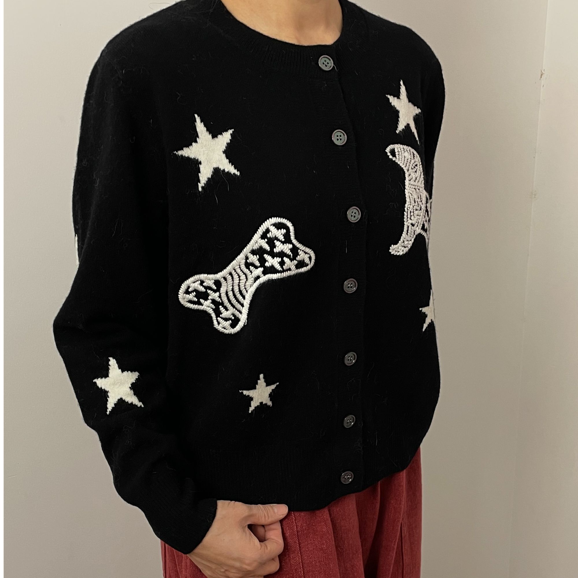 【之屿家】百分百羊毛提花重工刺绣ins狗圆领毛针织衫百搭气质时尚