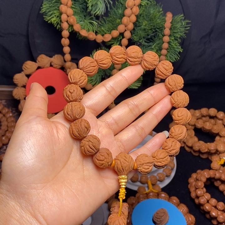 秦岭龙纹桃核手持