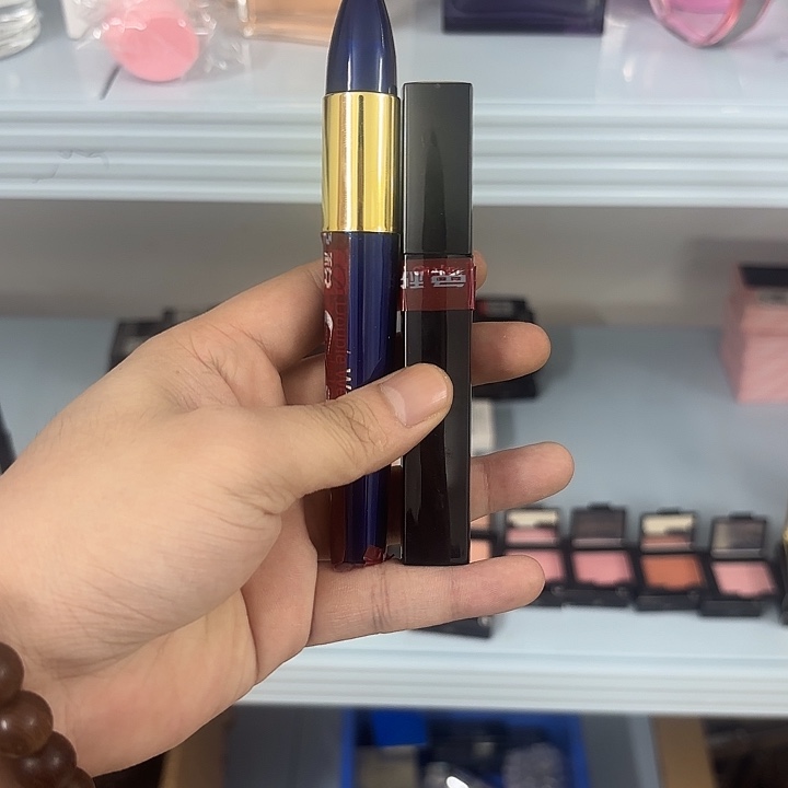 奶奶家雅家睫毛膏两支，备注