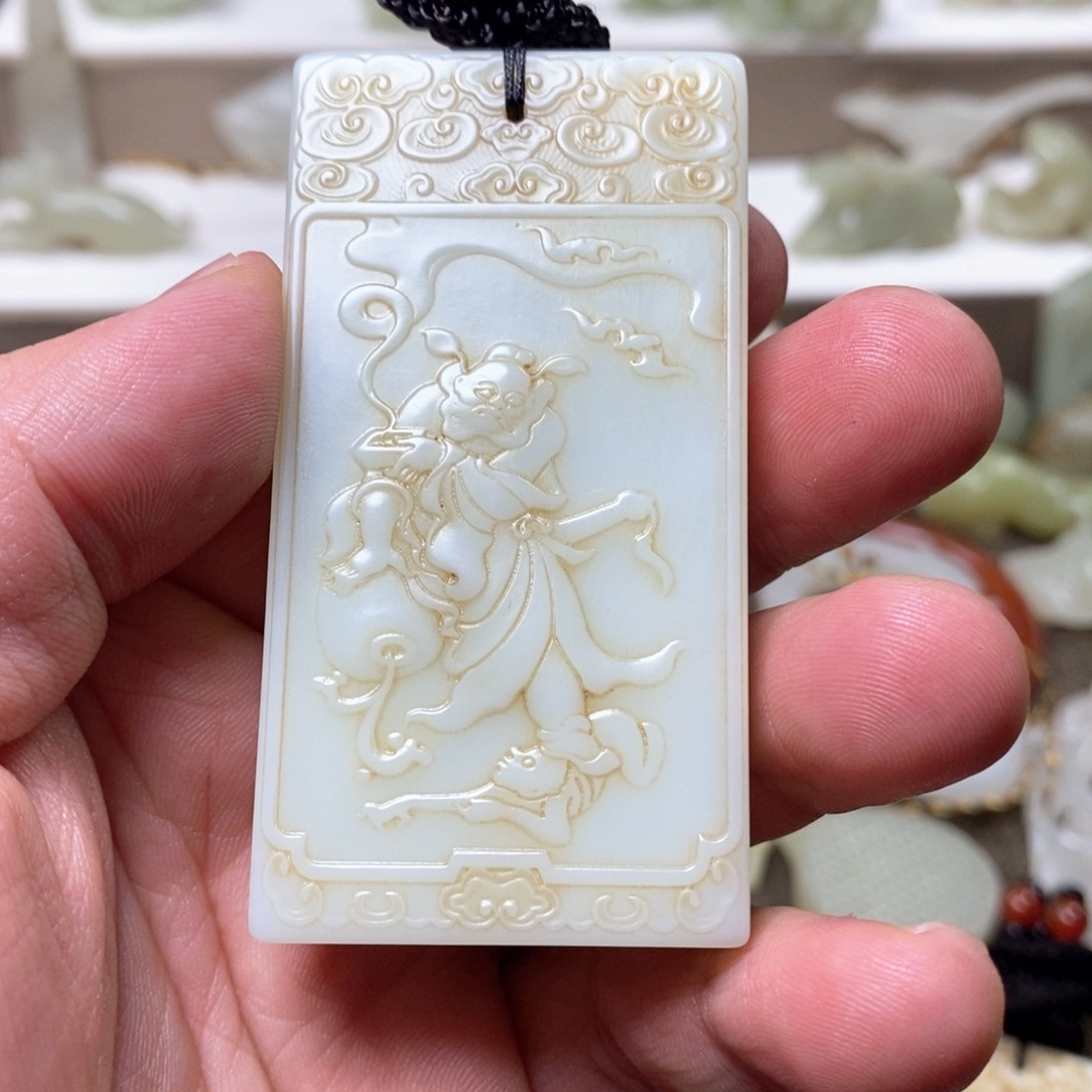 和田玉颈饰未镶嵌?****卍