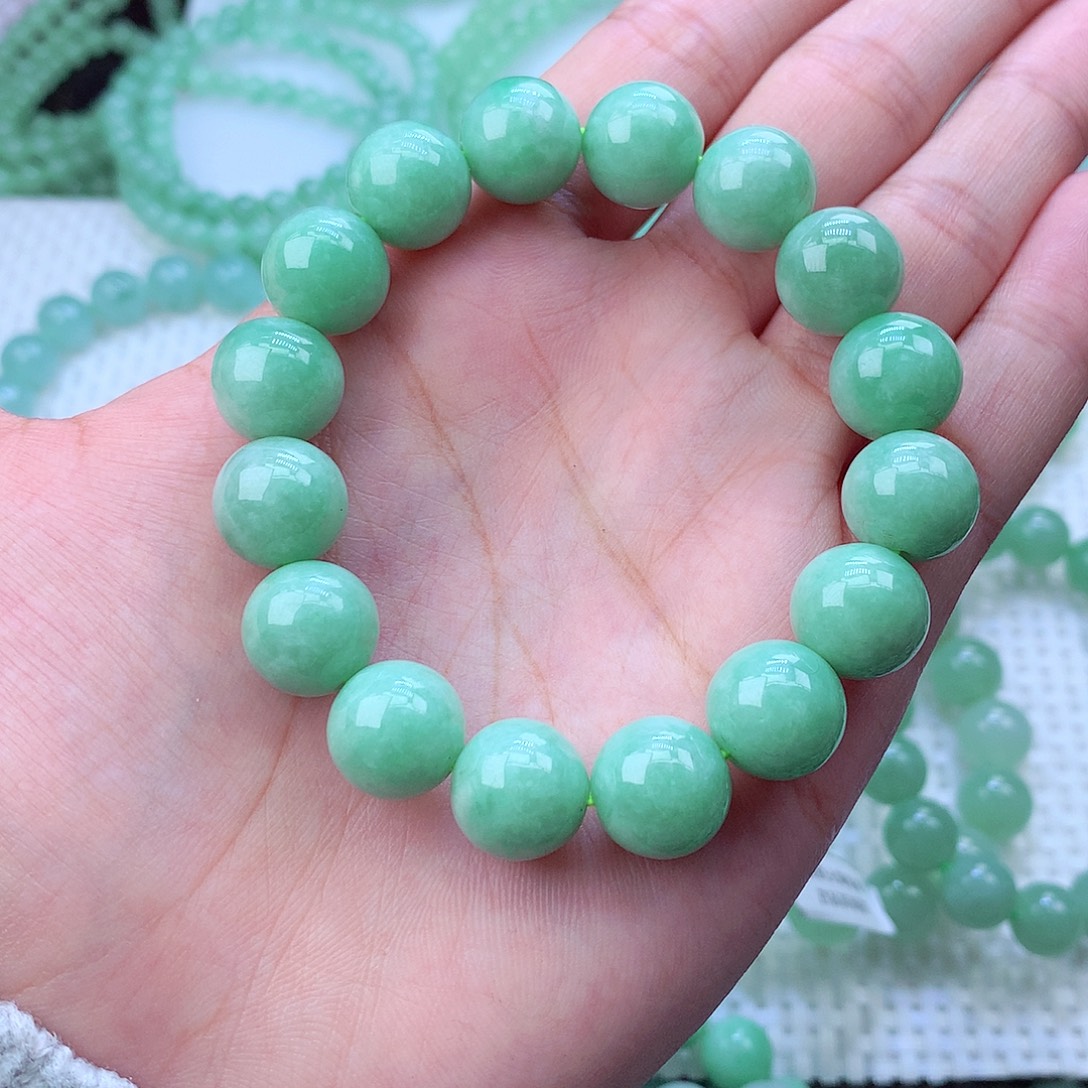 飘***翡翠未镶嵌毛衣链