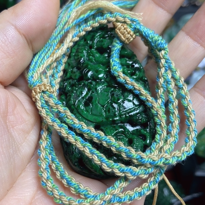 翡翠散珠?**?龙龟吊坠一个