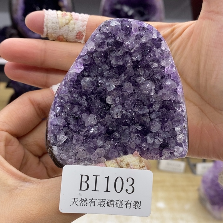 未镶嵌水晶大型摆件（非配饰）