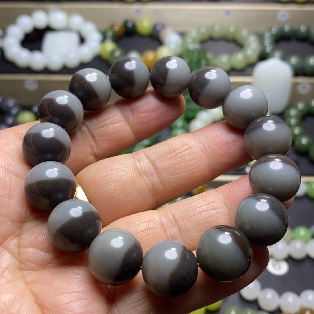 和田玉手串未镶嵌