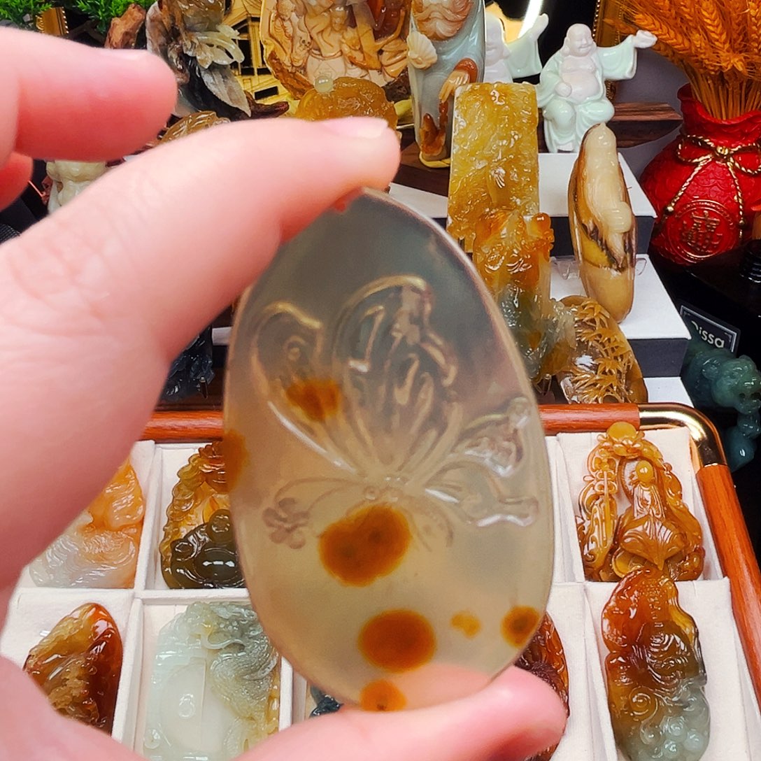 蛇纹石玉未镶嵌颈饰