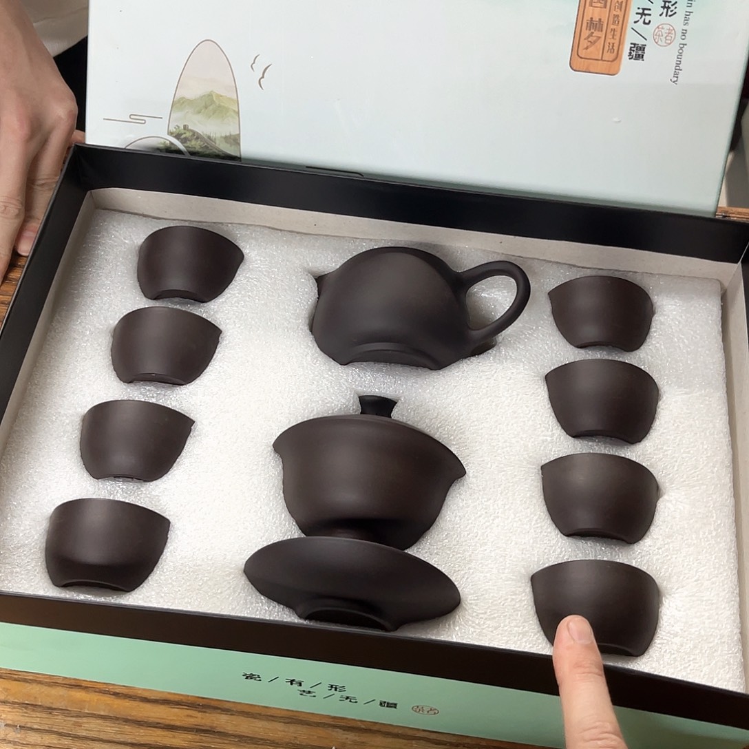 孤品茶具套装等。        