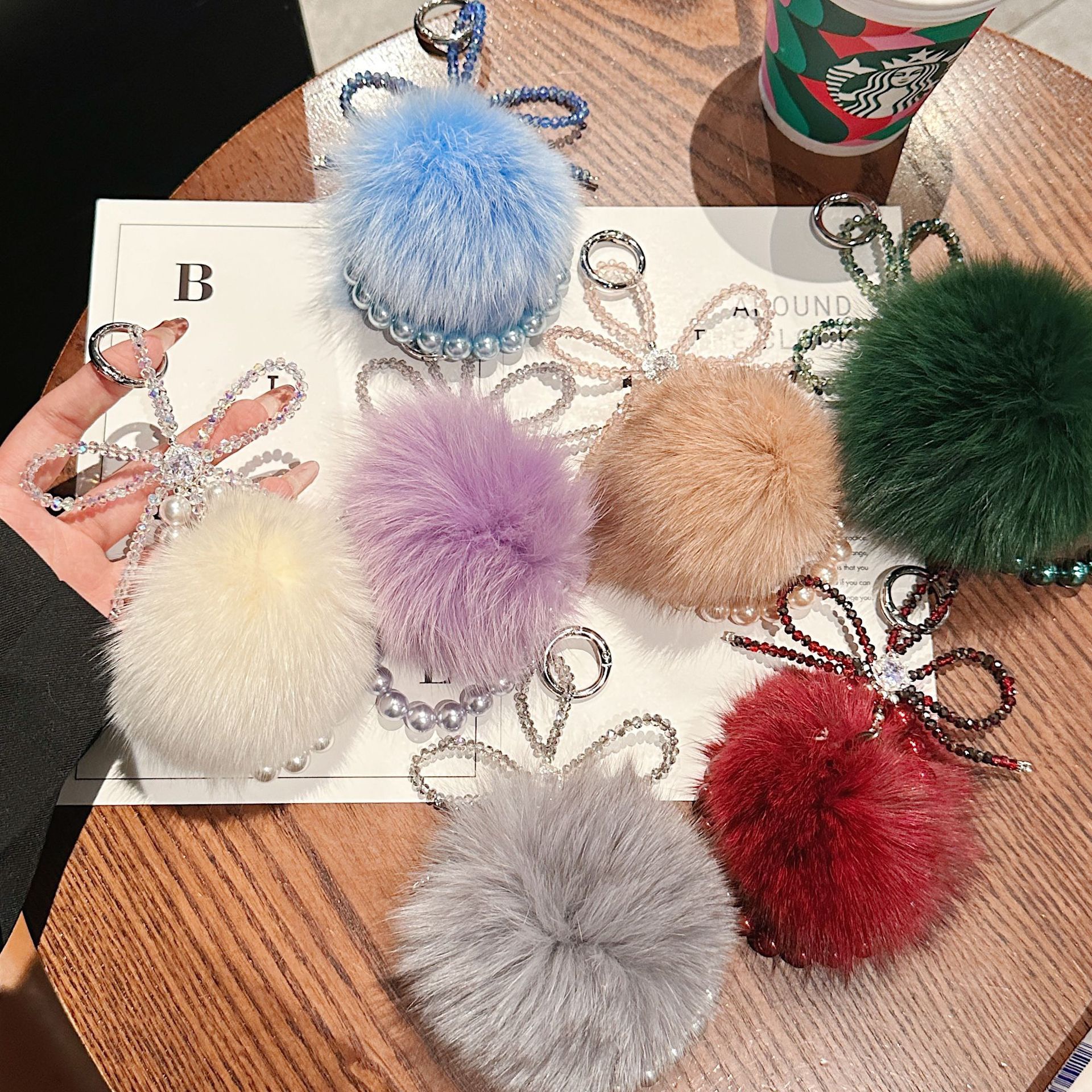 爆款毛球款手工手机链