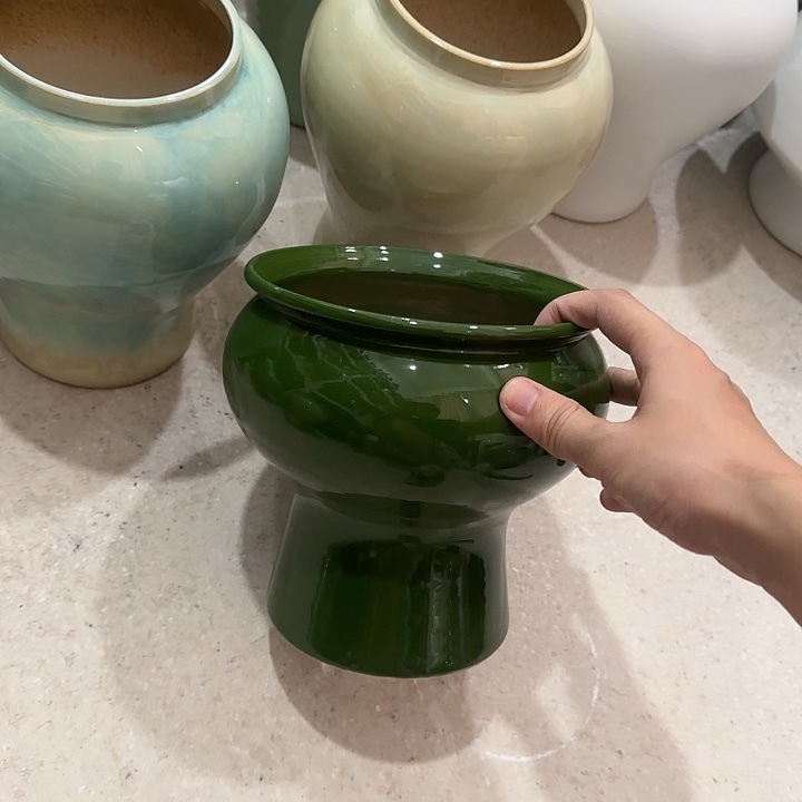 白泥花盆微瑕有孔