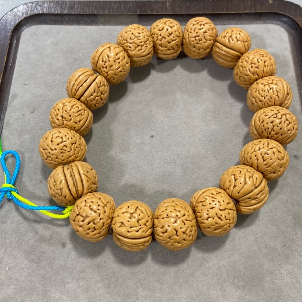 K46 【苹果园】龙纹桃核手持