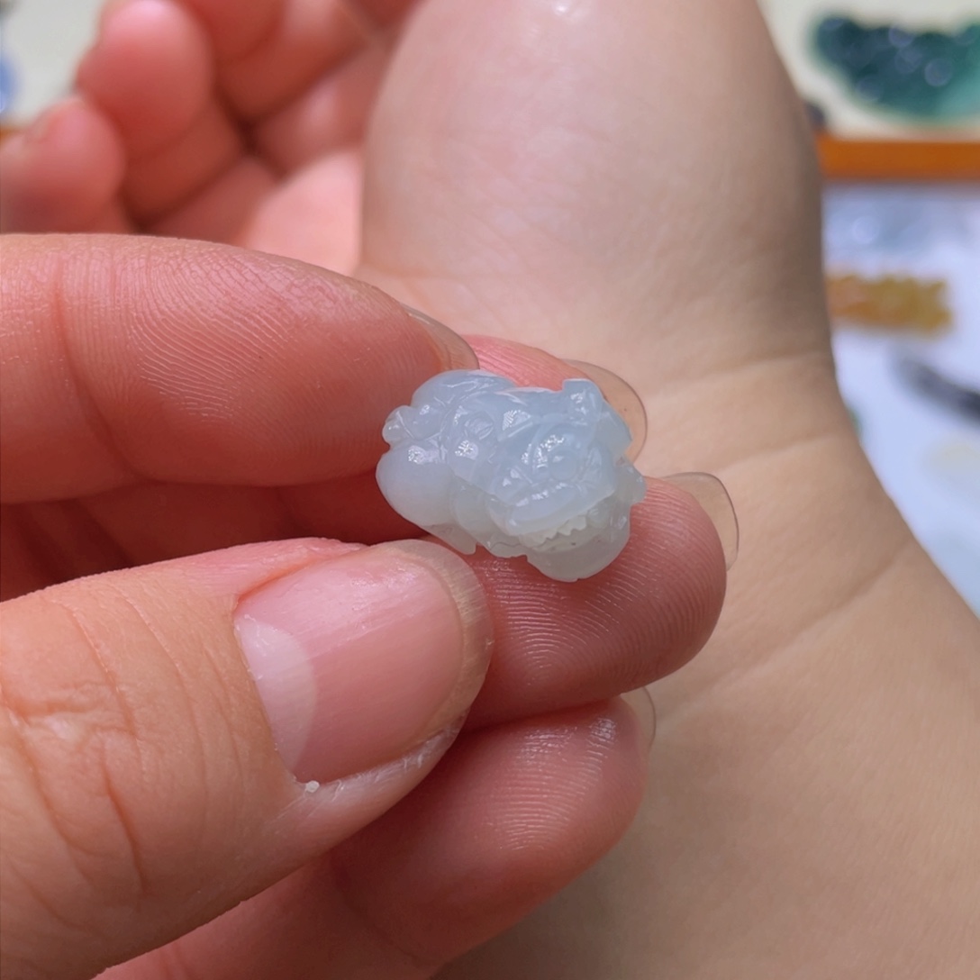 定制翡翠未镶嵌貔貅