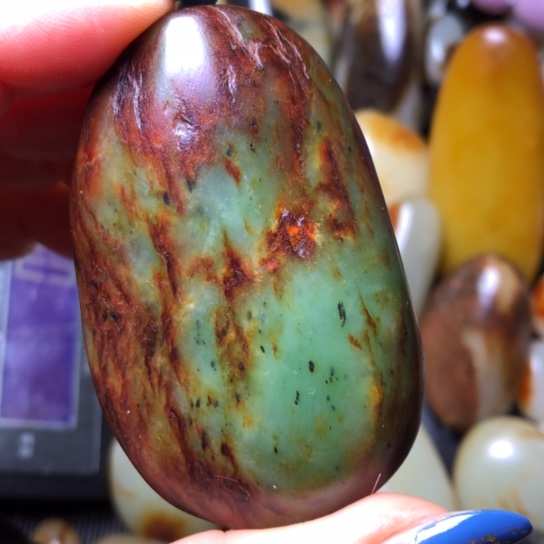 和田玉（翠青玉）未镶嵌珠宝奇石