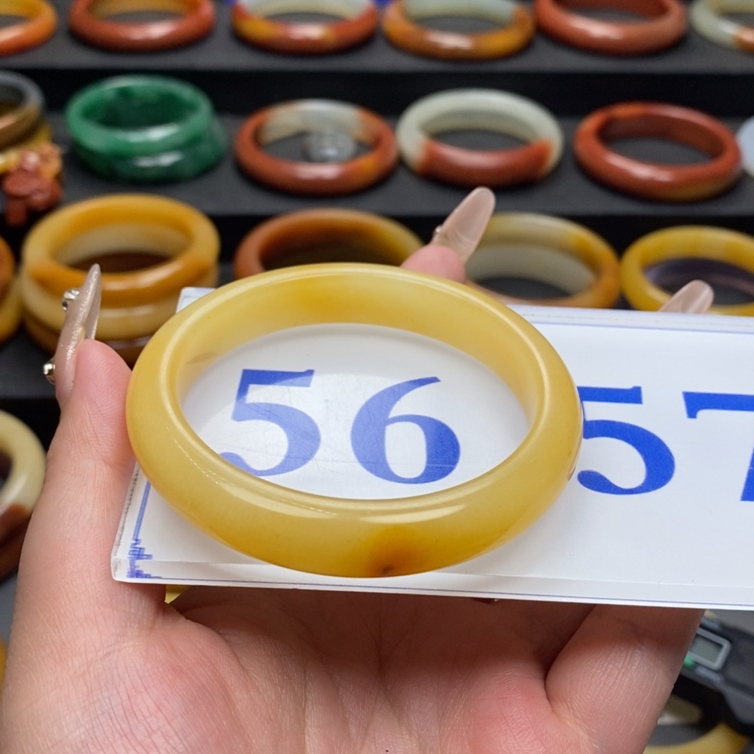 石英质玉（黄龙玉）手镯未镶嵌