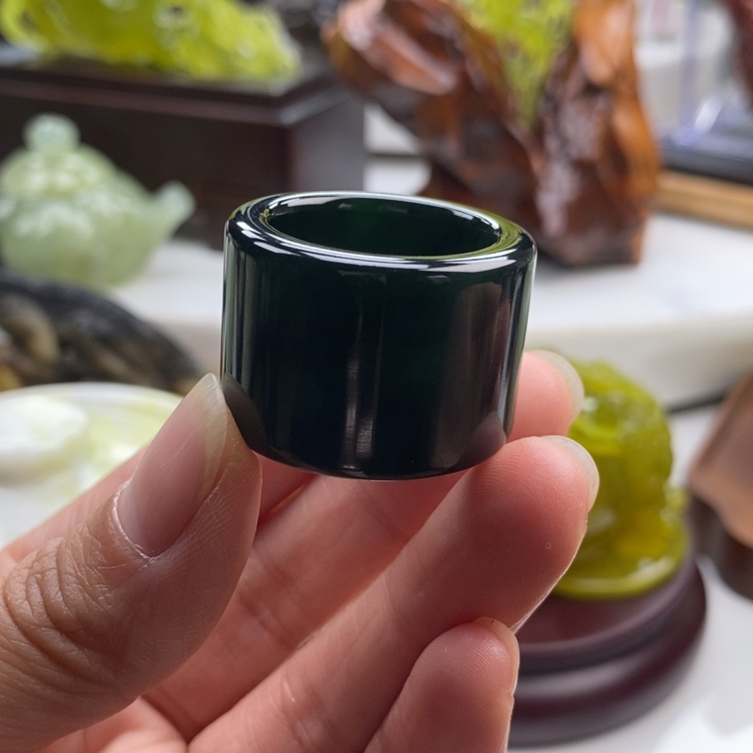 岫玉未镶嵌四大名玉扳指22.5直径