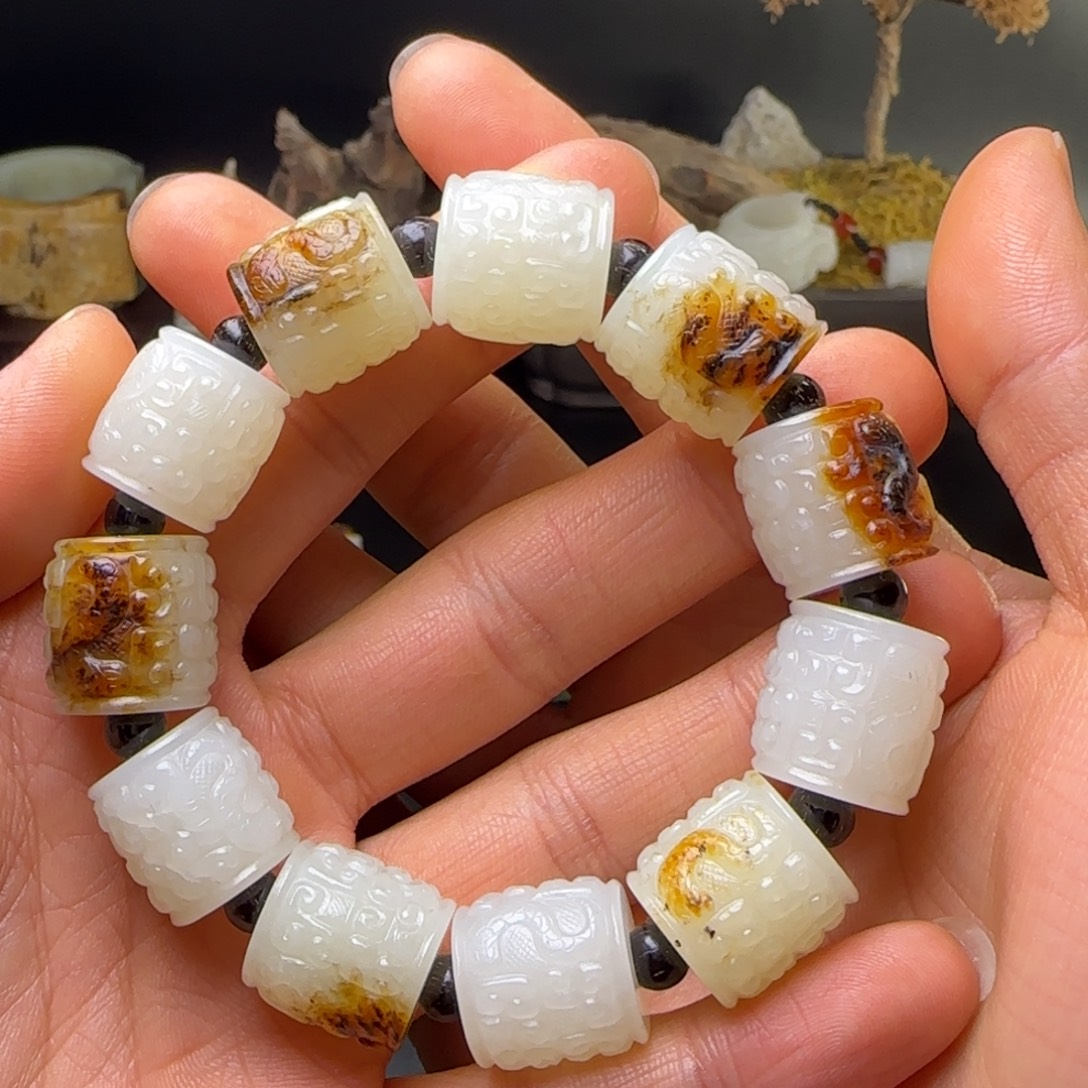 老***周和田玉（糖玉）未镶嵌挂件