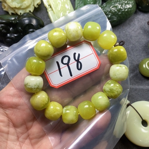 未镶嵌蛇纹石玉手链