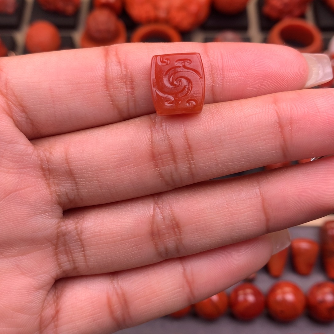 南红玛瑙未镶嵌仿古龙背云11+