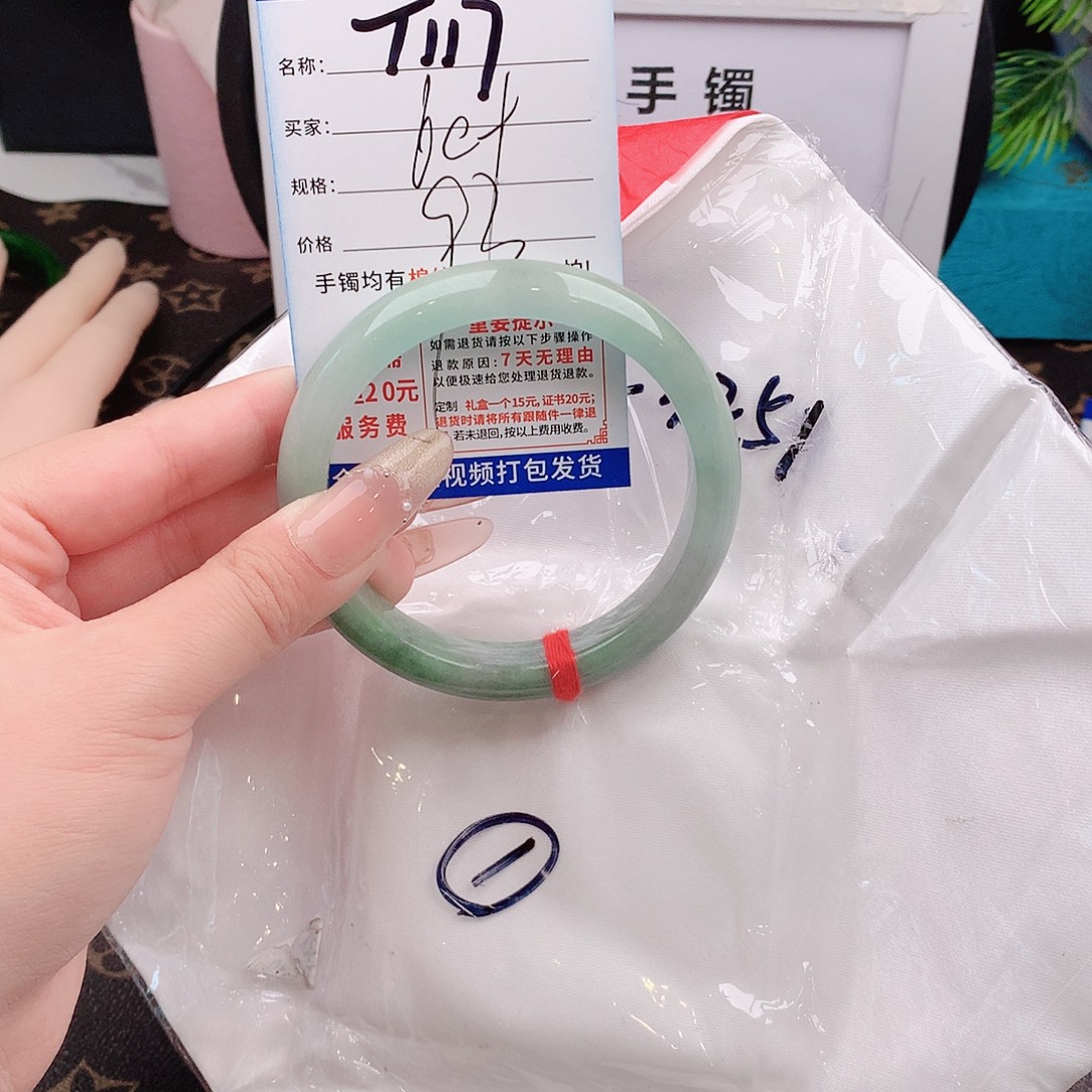 翡翠手镯未镶嵌手镯以实物为准微色差T117