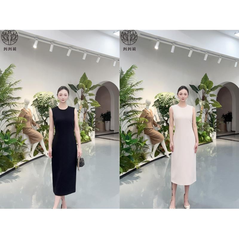 剀剀莉【殿堂级剪裁】 简约高级~元厂日本进口三醋酸后开叉背心裙