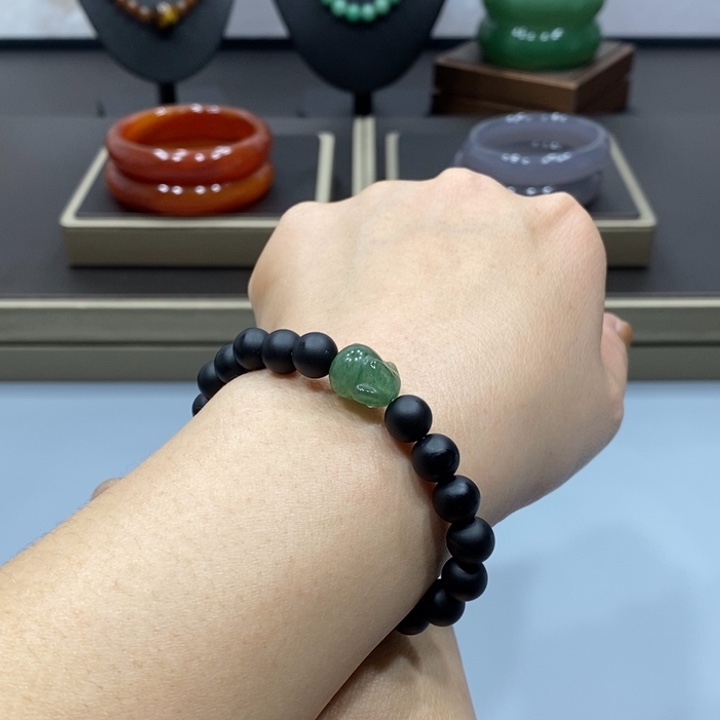 东陵石手镯未镶嵌