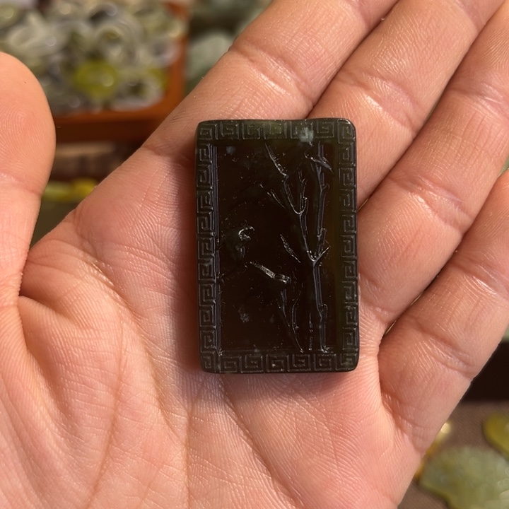 合金蛇纹石玉颈饰