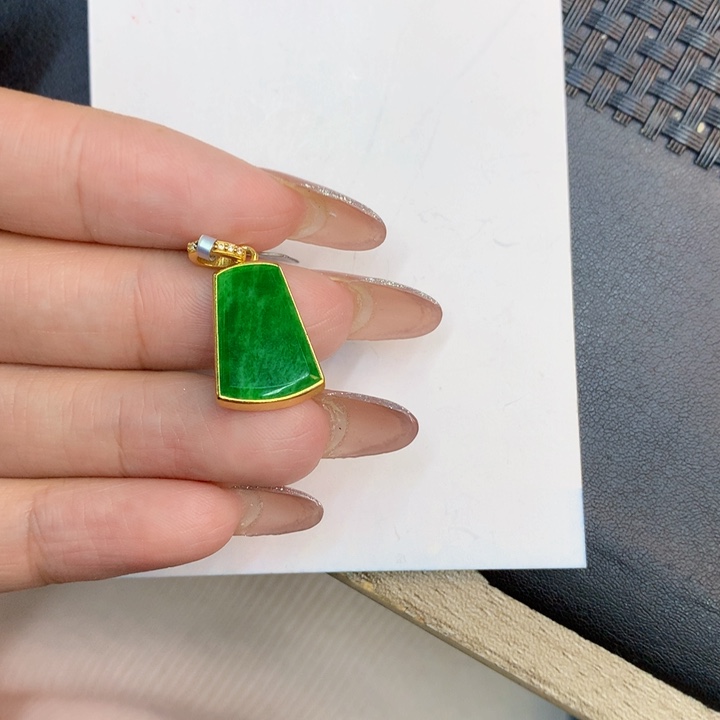 颈饰未镶嵌翡翠天然翡翠