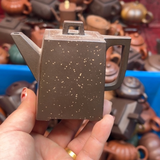 紫砂茶壶瑕疵………………