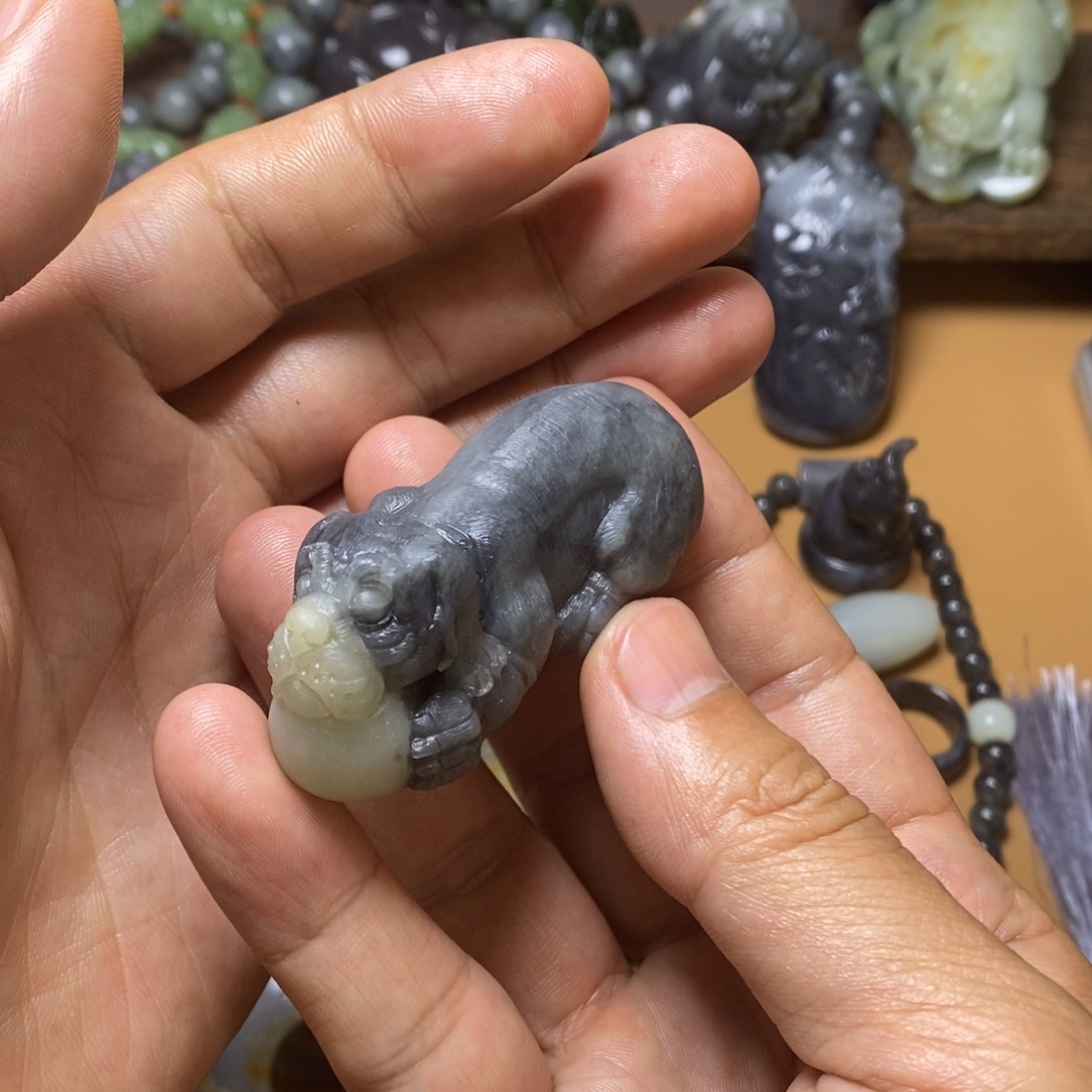 和田玉未镶嵌颈饰豆*大