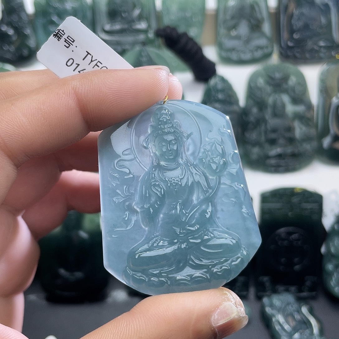 翡翠未镶嵌颈饰尺寸52-42-7mm