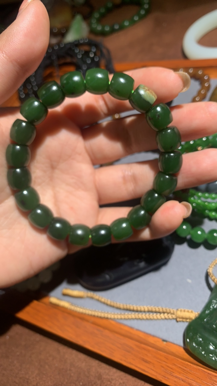 新疆和田玉精工单圈手串