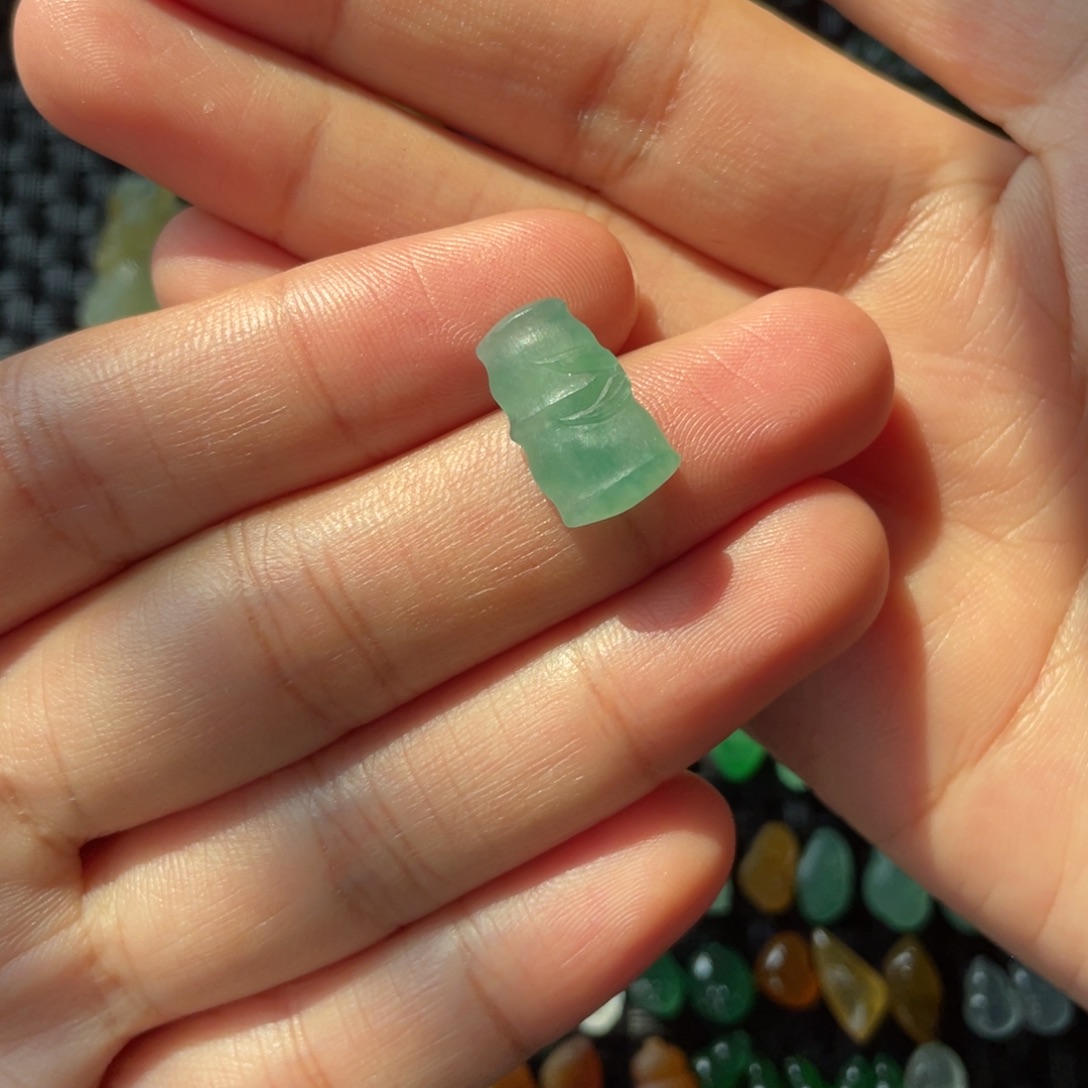 定制翡翠未镶嵌毛货