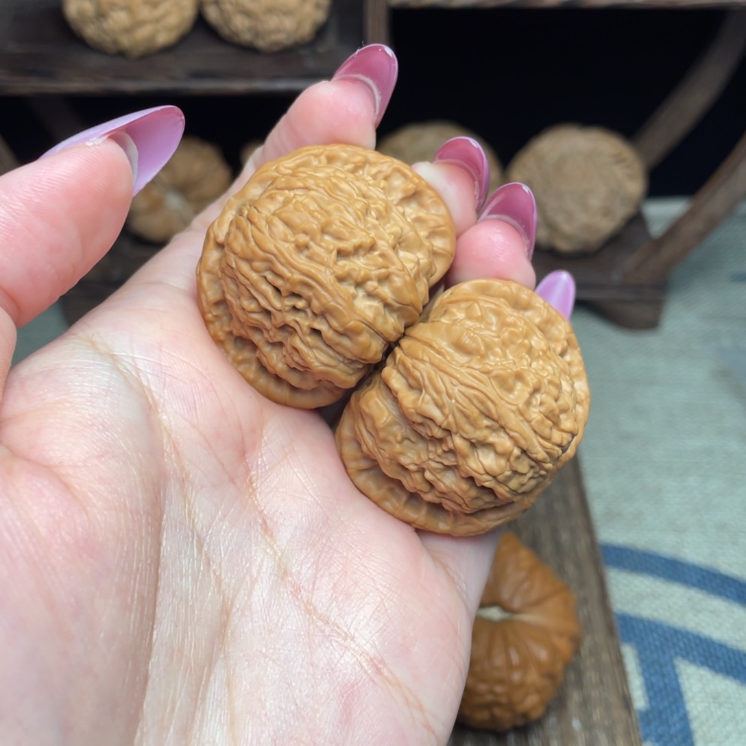 文玩核桃把件40白狮子