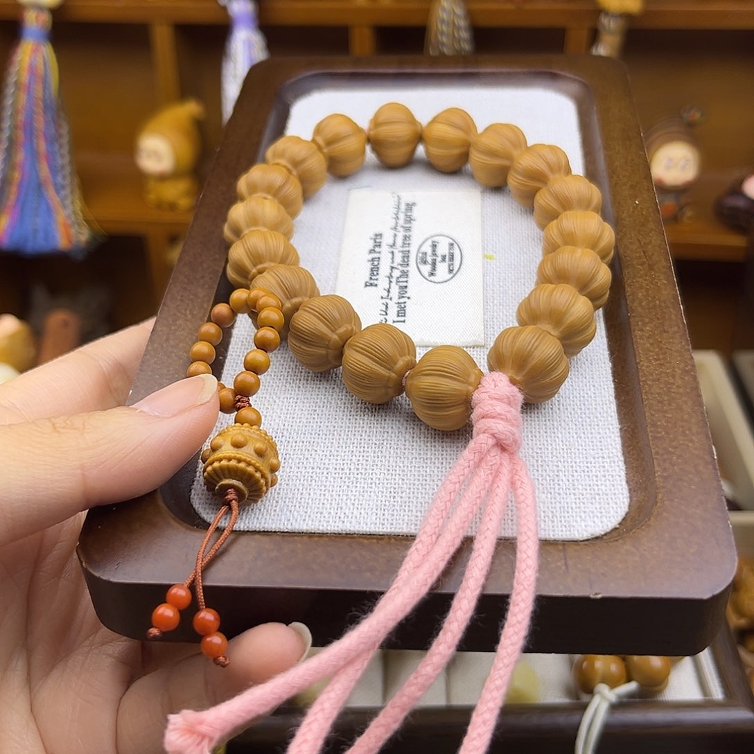 一****吊坠猴头核桃大蒜转经筒跑环