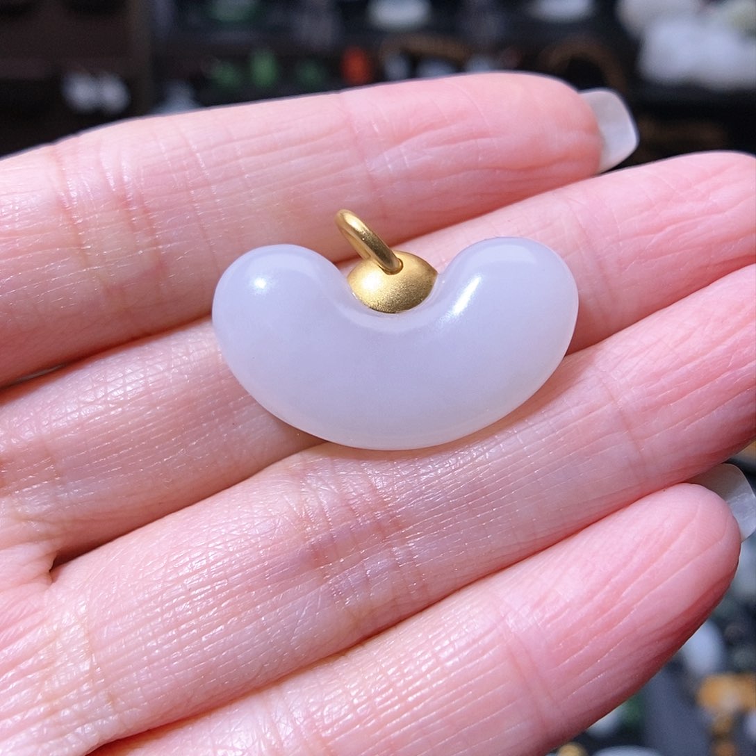 和田玉挂件18K金镶嵌