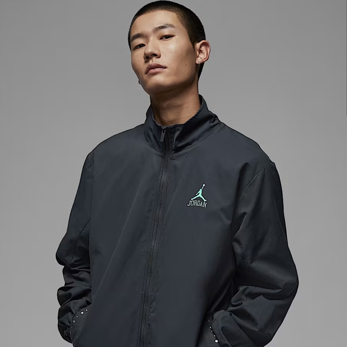 NIKE/耐克男子秋季黑色Jordan 时尚百搭柔软立领夹克II0484010