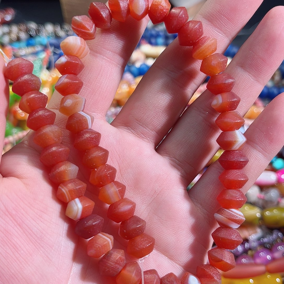 玛瑙/玉髓未镶嵌珠宝半成品红橘皮玛瑙飞碟一条11‘mm