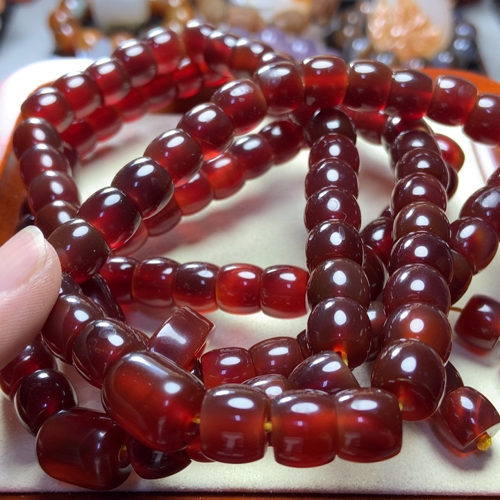玛瑙/玉髓手串未镶嵌酒红直切108粒