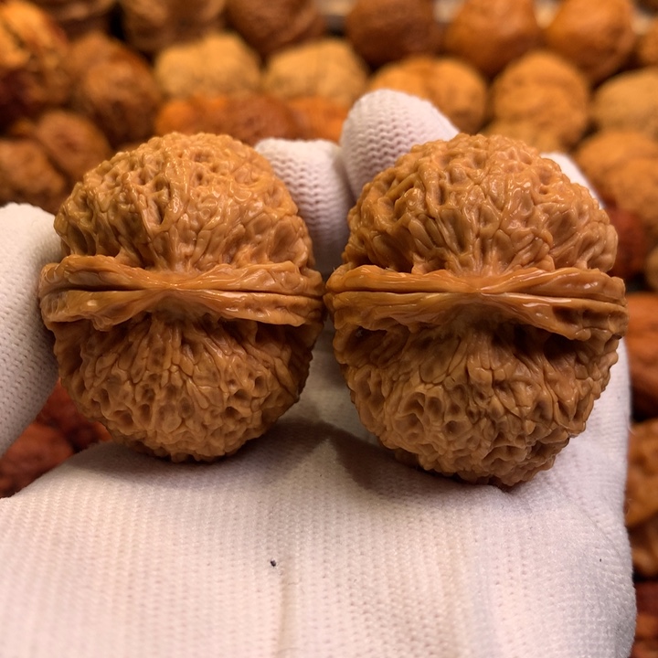 文玩核桃吊坠49哦哦哦哦