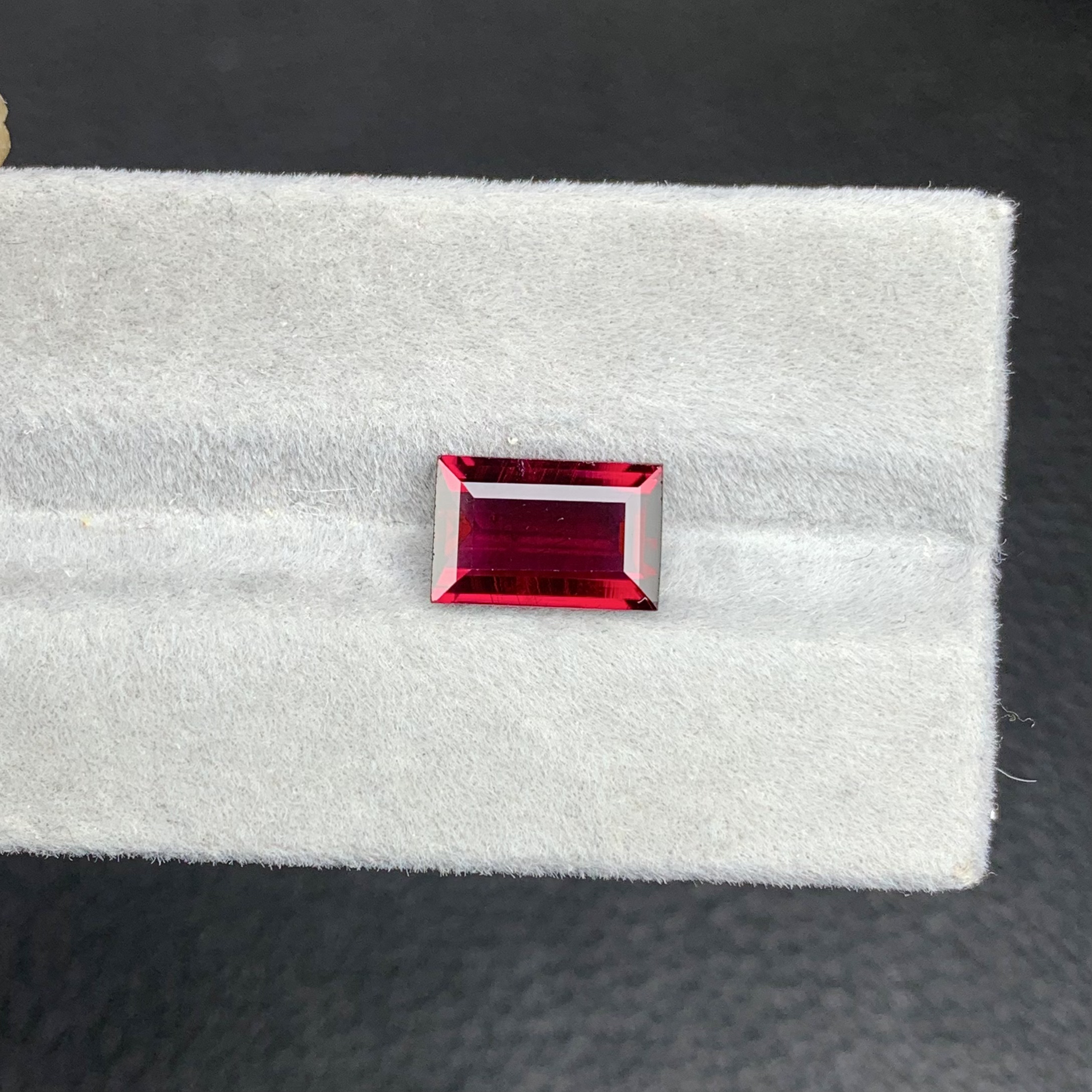 天然卢比莱碧玺裸石长方形2.54克拉6.9*10.5*4mm