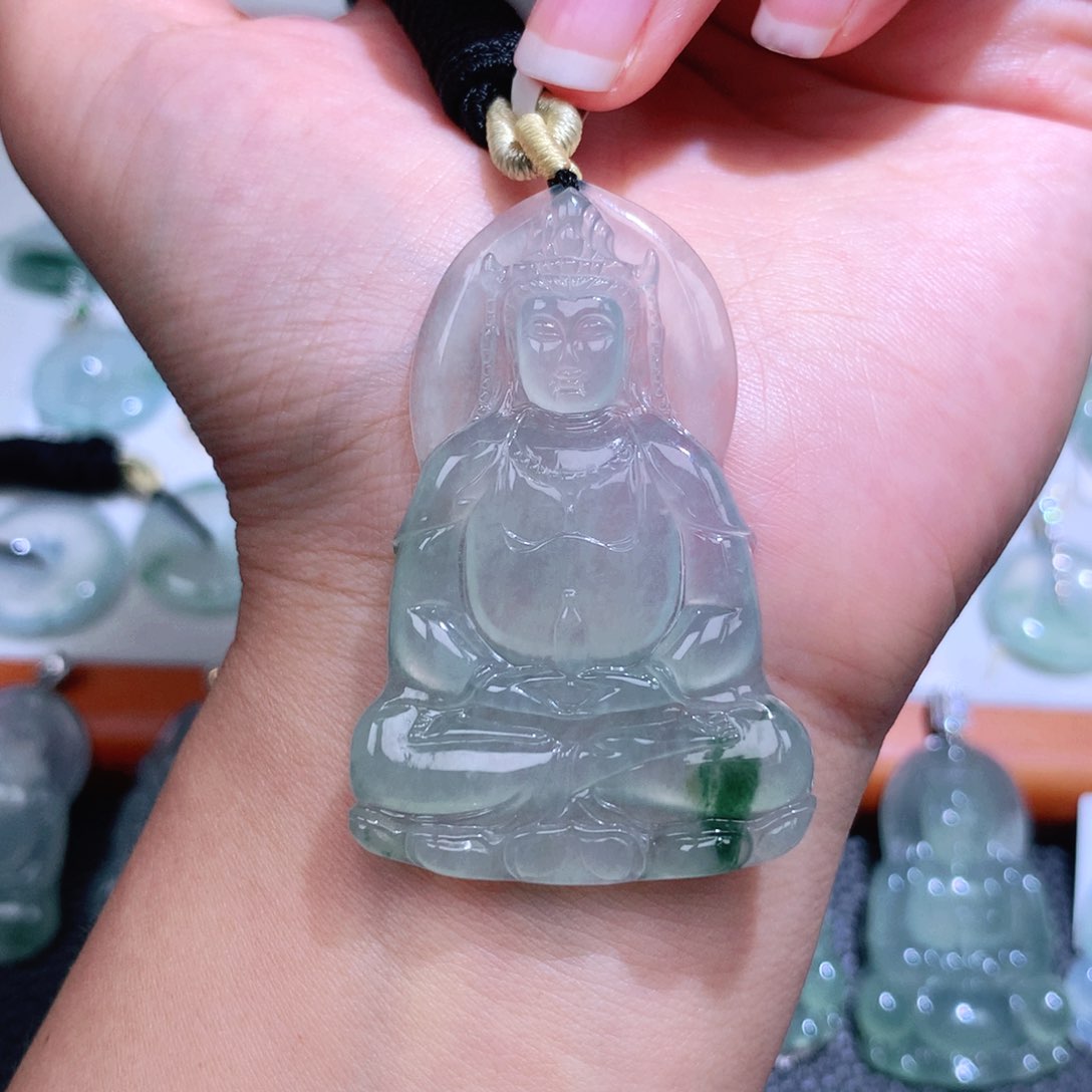 翡翠未镶嵌颈饰素衣