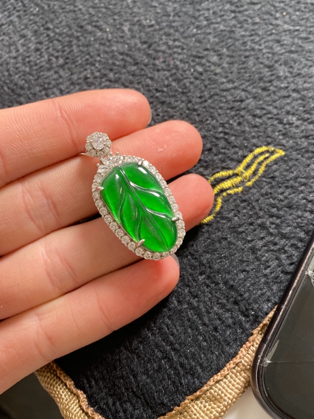 天然翡翠A货 叶子吊坠