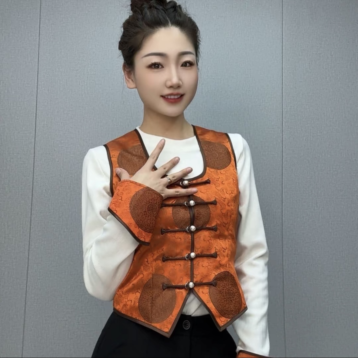 【蒙克】T0014对襟5扣马甲和打底