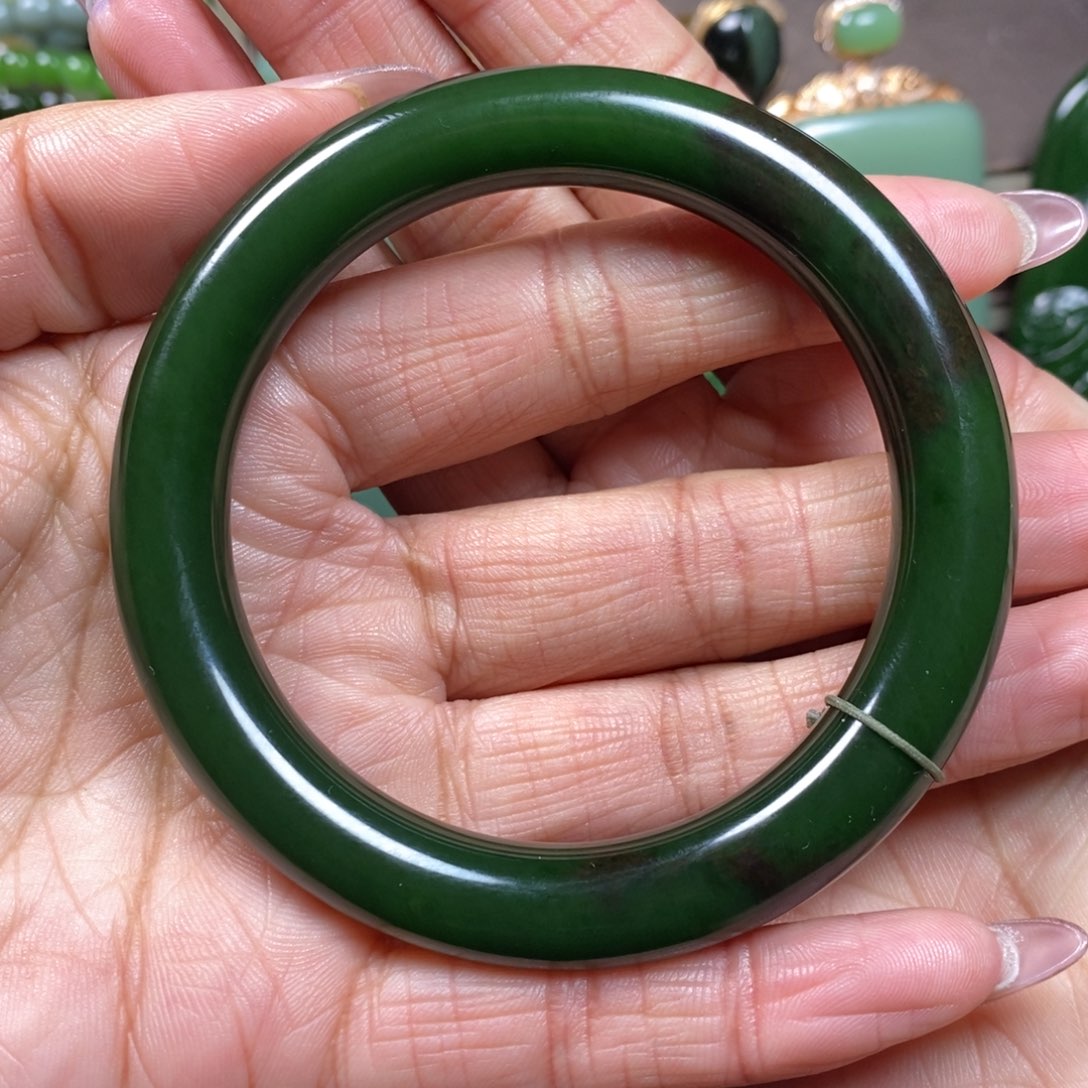 和田玉手镯未镶嵌肉*